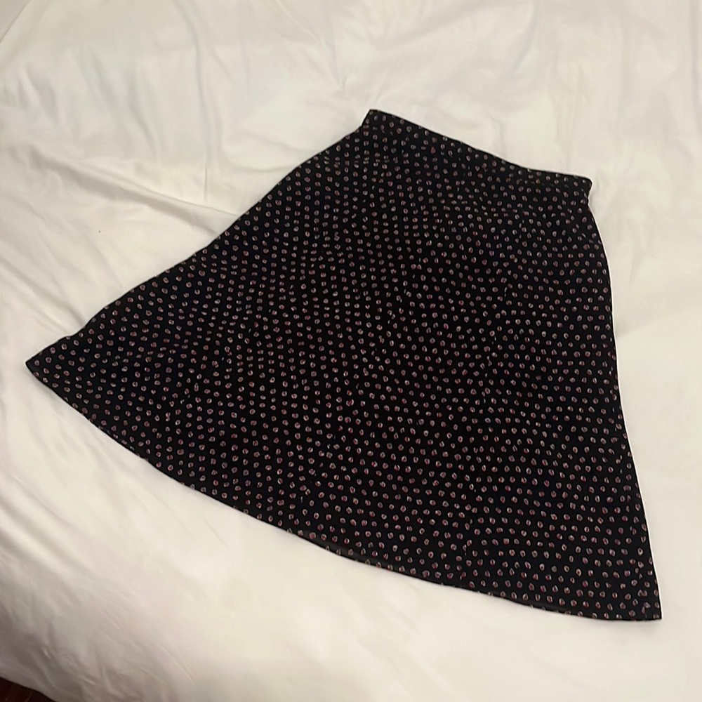 Kasper and Company black red and white a line skirt